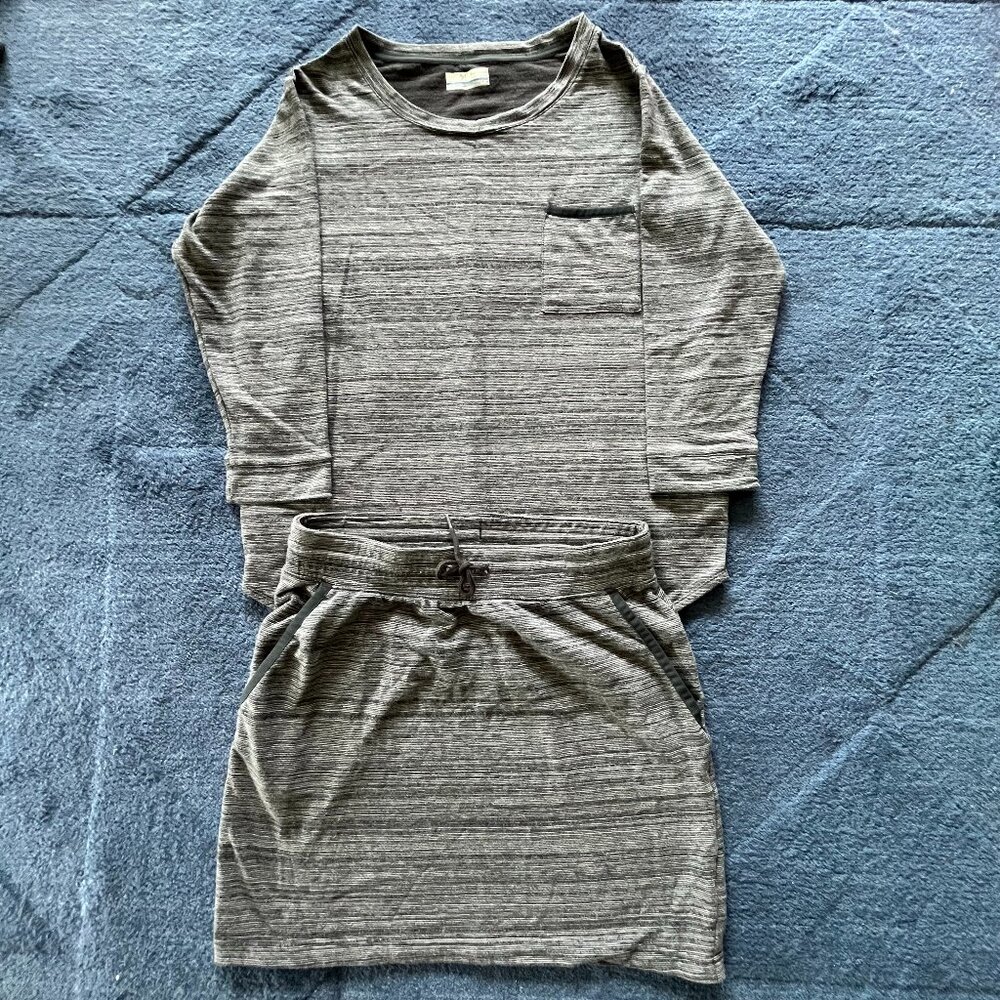 Columbia Gray 3/4 Length Sleeve Shirt and Skirt Coordinated Set, EUC, size small